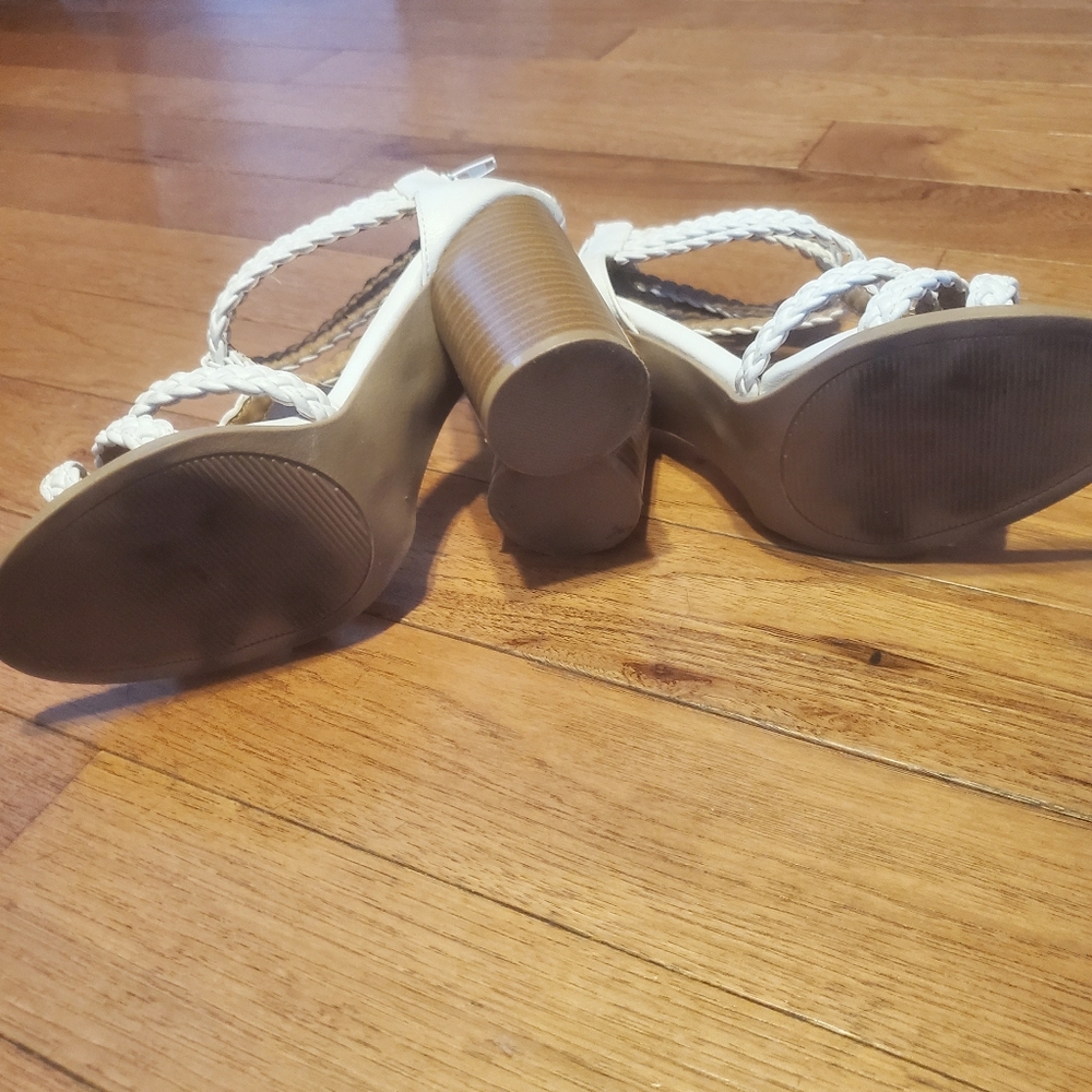 White sandals - Picture 4 of 4